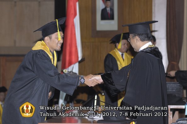 wisuda-fakultas-ikom-oleh-rektor-111-copy