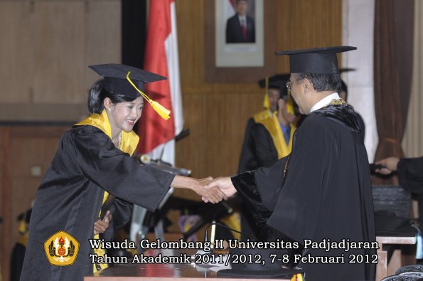 wisuda-fakultas-ikom-oleh-rektor-113-copy