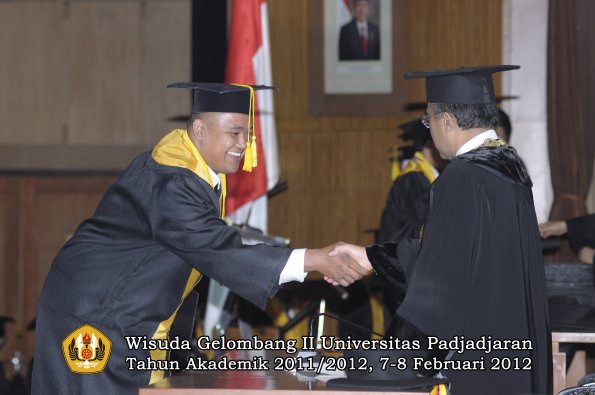 wisuda-fakultas-ikom-oleh-rektor-115-copy