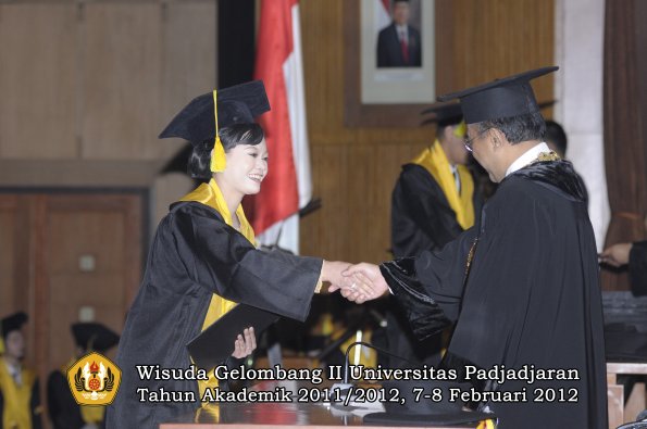 wisuda-fakultas-ikom-oleh-rektor-119-copy