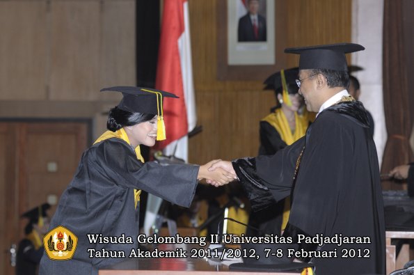 wisuda-fakultas-ikom-oleh-rektor-125-copy