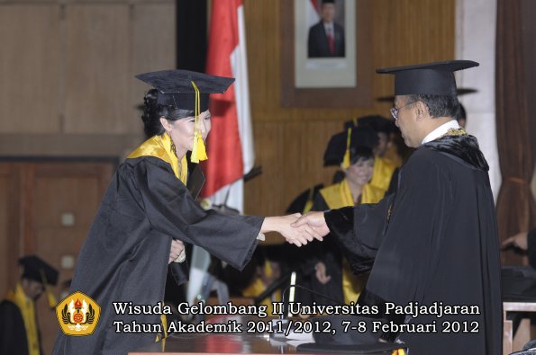 wisuda-fakultas-ikom-oleh-rektor-141-copy