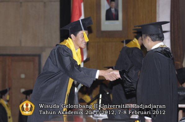 wisuda-fakultas-ikom-oleh-rektor-182-copy