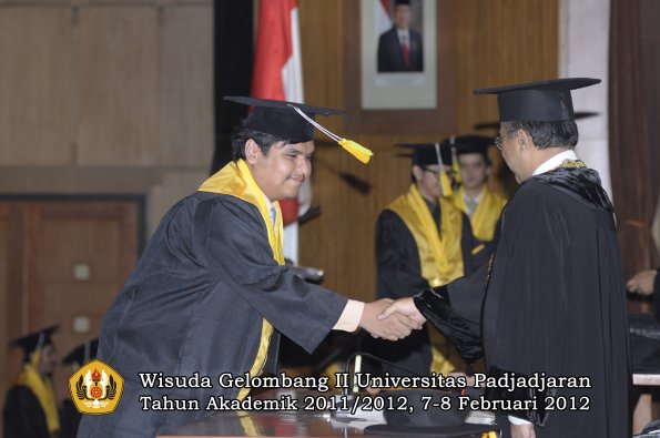 wisuda-fakultas-ikom-oleh-rektor-184-copy