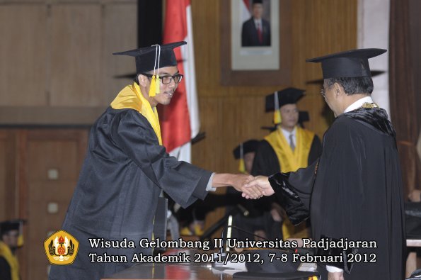 wisuda-fakultas-ikom-oleh-rektor-187-copy