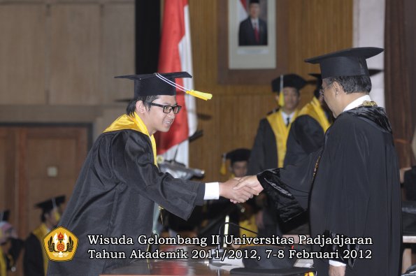 wisuda-fakultas-ikom-oleh-rektor-189-copy