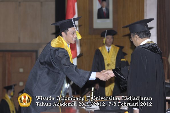 wisuda-fakultas-ikom-oleh-rektor-190-copy