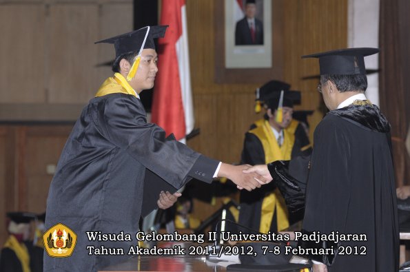 wisuda-fakultas-ikom-oleh-rektor-191-copy