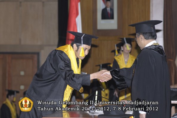 wisuda-fakultas-ikom-oleh-rektor-193-copy