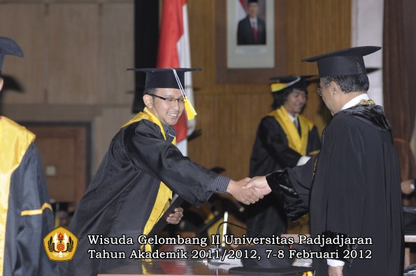 wisuda-fakultas-ikom-oleh-rektor-196-copy