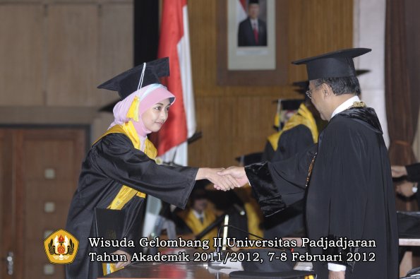 wisuda-fakultas-ikom-oleh-rektor-199-copy