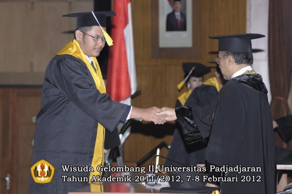 wisuda-fakultas-ikom-oleh-rektor-204-copy