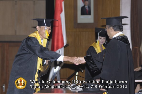 wisuda-fakultas-ikom-oleh-rektor-205-copy