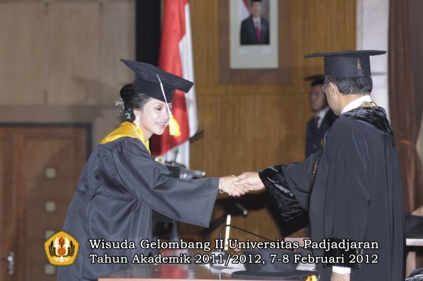 wisuda-fakultas-ikom-oleh-rektor-206-copy