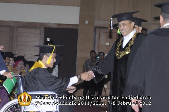 wisuda-fakultas-ikom-oleh-rektor-207-copy