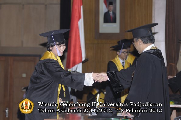 wisuda-fakultas-kedokteran-gigi-oleh-rektor-066-copy