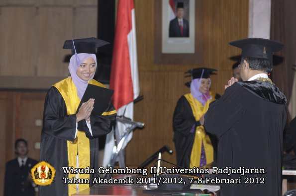 wisuda-fakultas-kedokteran-gigi-oleh-rektor-071-copy