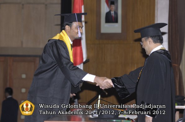 wisuda-fakultas-kedokteran-gigi-oleh-rektor-074-copy