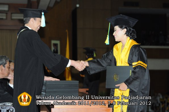 wisuda-fakultas-farmasi-oleh-dekan-051-copy