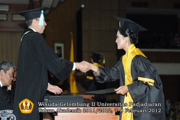 wisuda-fakultas-farmasi-oleh-dekan-070-copy