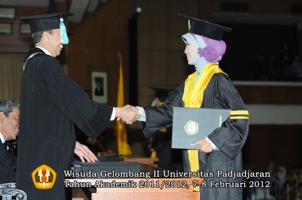 wisuda-fakultas-farmasi-oleh-dekan-073-copy