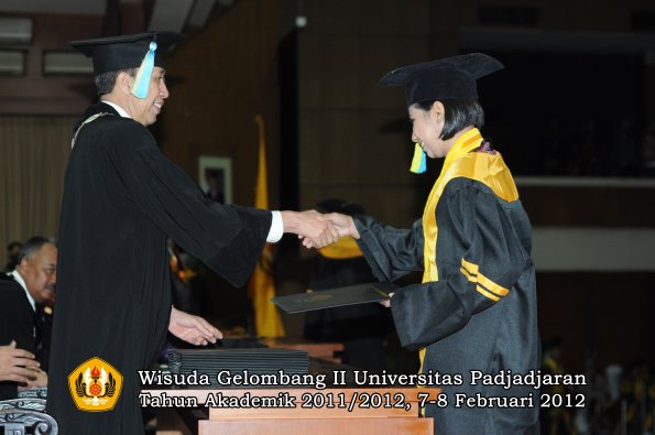 wisuda-fakultas-farmasi-oleh-dekan-114-copy