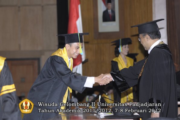 wisuda-fakultas-farmasi-oleh-rektor-011-copy