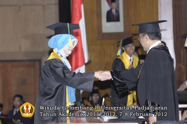 wisuda-fakultas-farmasi-oleh-rektor-024-copy