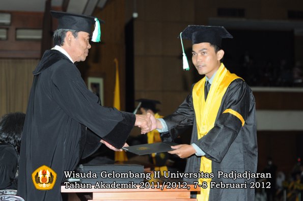 wisuda-fakultas-pertanian-oleh-dekan-033-copy