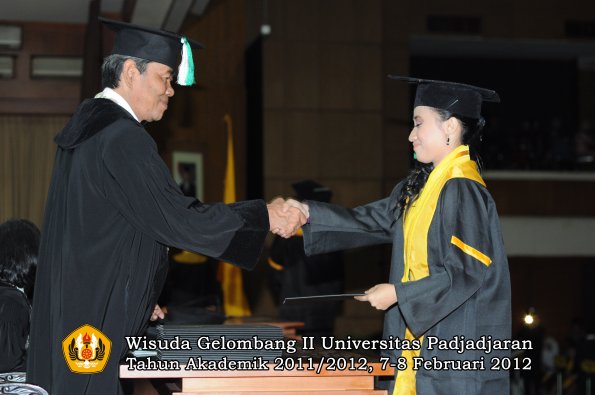 wisuda-fakultas-pertanian-oleh-dekan-034-copy