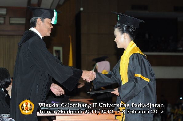 wisuda-fakultas-pertanian-oleh-dekan-040-copy