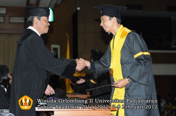 wisuda-fakultas-pertanian-oleh-dekan-041-copy