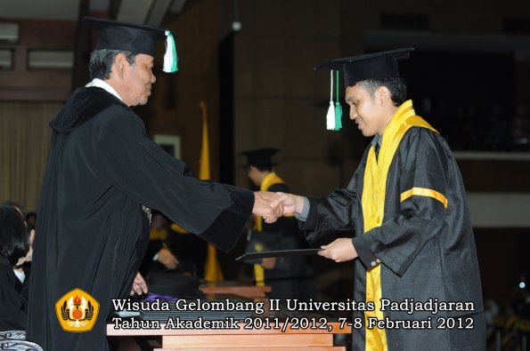 wisuda-fakultas-pertanian-oleh-dekan-042-copy