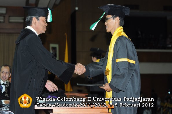 wisuda-fakultas-pertanian-oleh-dekan-044-copy