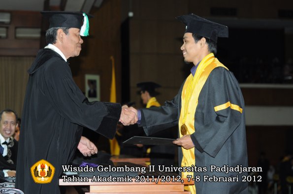 wisuda-fakultas-pertanian-oleh-dekan-045-copy