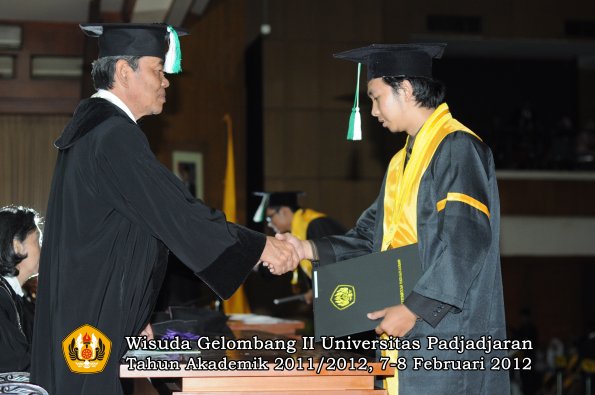 wisuda-fakultas-pertanian-oleh-dekan-052-copy