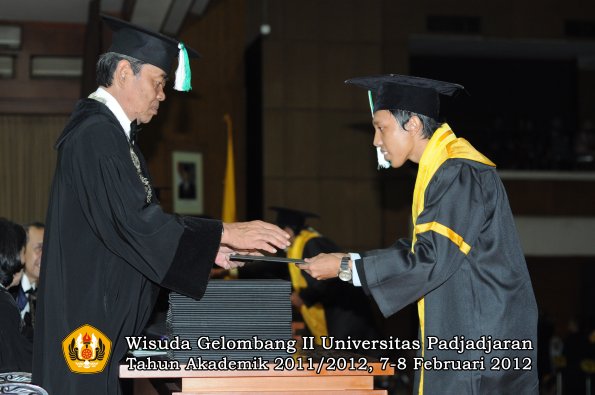 wisuda-fakultas-pertanian-oleh-dekan-058-copy