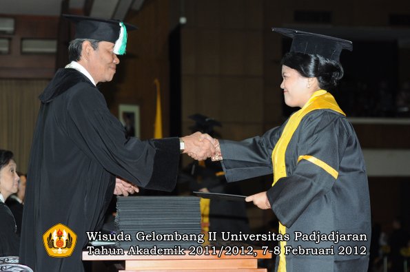 wisuda-fakultas-pertanian-oleh-dekan-061-copy