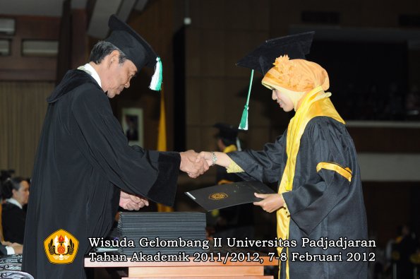 wisuda-fakultas-pertanian-oleh-dekan-070-copy