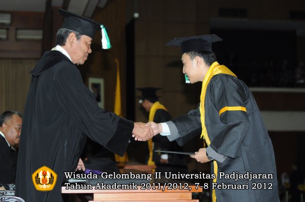 wisuda-fakultas-pertanian-oleh-dekan-096-copy