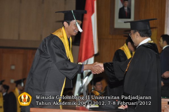 wisuda-fakultas-pertanian-oleh-rektor-041-copy