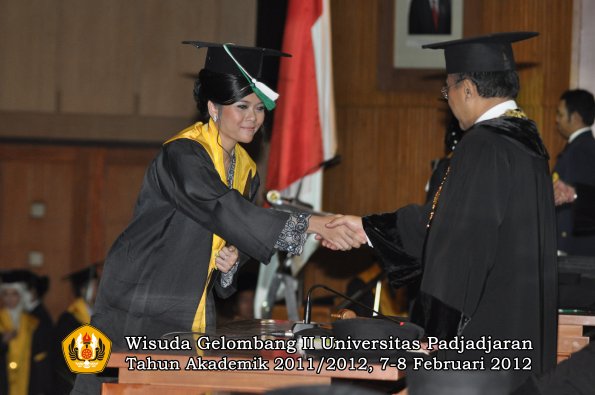 wisuda-fakultas-pertanian-oleh-rektor-071-copy