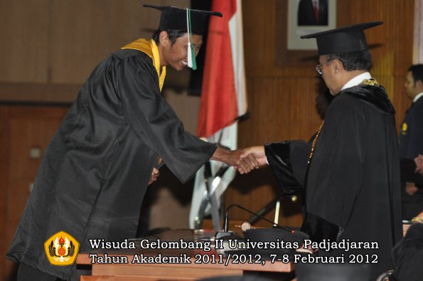 wisuda-fakultas-pertanian-oleh-rektor-098-copy