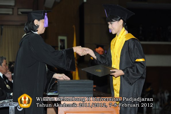 wisuda-fakultas-psikologi-oleh-dekan-025-copy