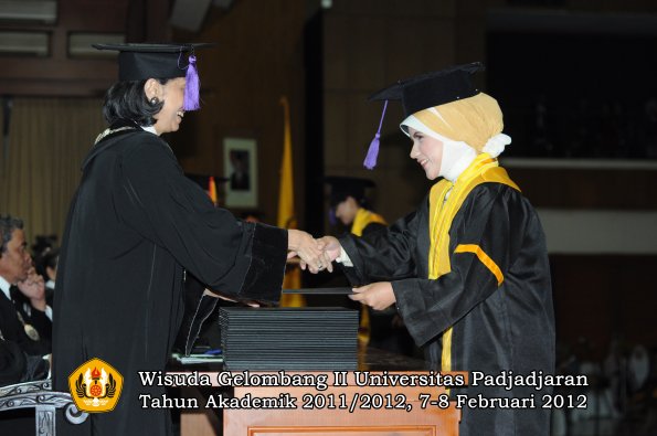 wisuda-fakultas-psikologi-oleh-dekan-026-copy