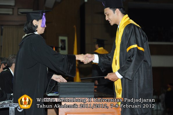 wisuda-fakultas-psikologi-oleh-dekan-028-copy