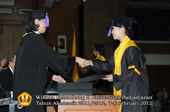 wisuda-fakultas-psikologi-oleh-dekan-034-copy