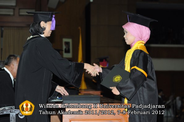 wisuda-fakultas-psikologi-oleh-dekan-044-copy