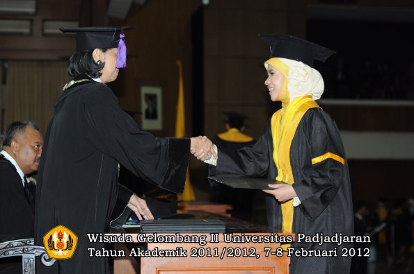 wisuda-fakultas-psikologi-oleh-dekan-049-copy