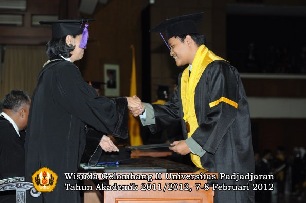 wisuda-fakultas-psikologi-oleh-dekan-054-copy